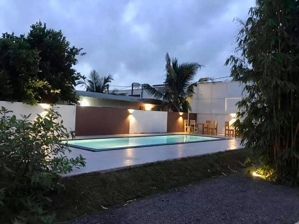 Aradhana Airport Transit Hotel Katunayaka Exterior photo