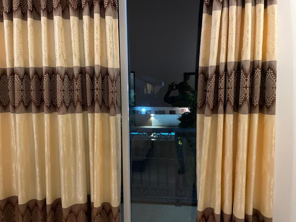 Aradhana Airport Transit Hotel Katunayaka Exterior photo