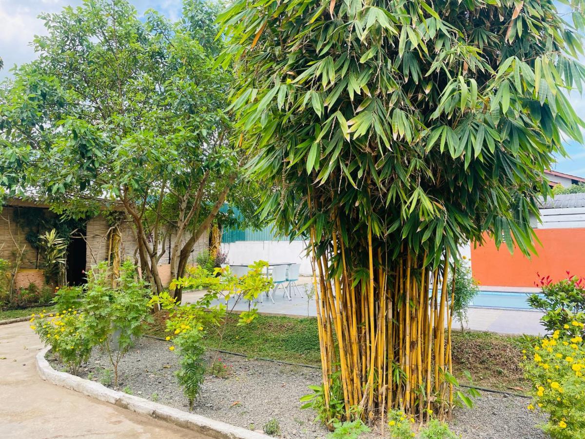 Aradhana Airport Transit Hotel Katunayaka Exterior photo